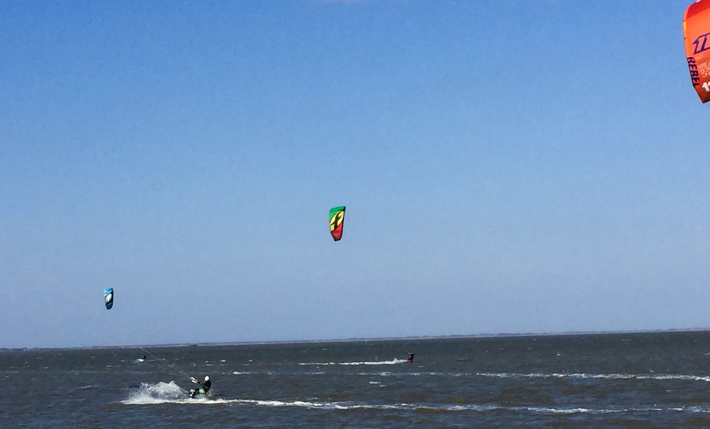 Kitesurfen am Kitespot Dornumersiel